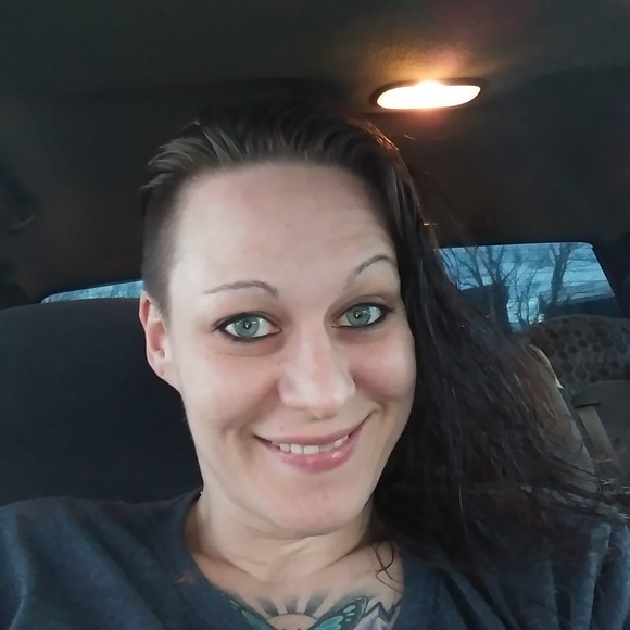 Meet your Posher, Cassandra - Picture 1 of 1